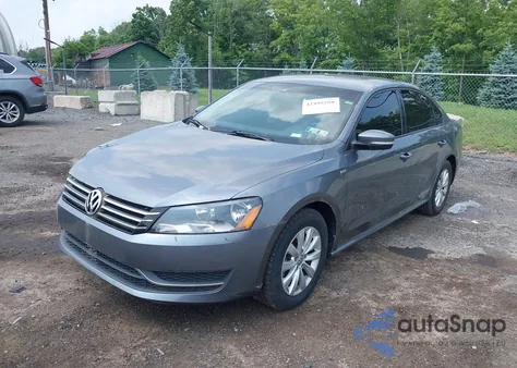 2014 Volkswagen Passat 1.8T Wolfsburg Edition z USA, uszkodzony, nr VIN 1VWAT7A34EC115846
